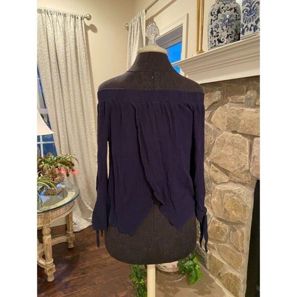 Style Envy Navy Blue off the shoulder shirt (Size Medium) - Picture 3 of 4